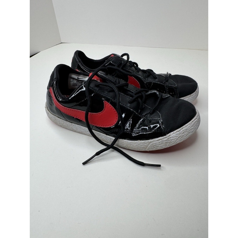 NIKE BLAZER LOW (GS) BLACK RED AO1033 001 KIDS US 3Y Heart Embroidery 2017 - Picture 2 of 10